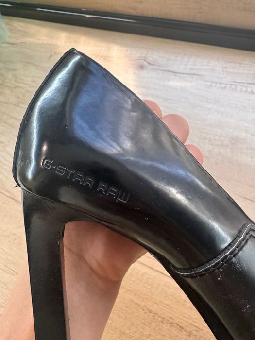 Предлагам обувки на G star , размер 37
