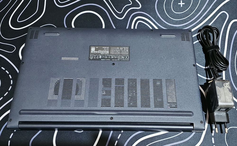 Asus VivoBook 15 Ryzen 7 2025!