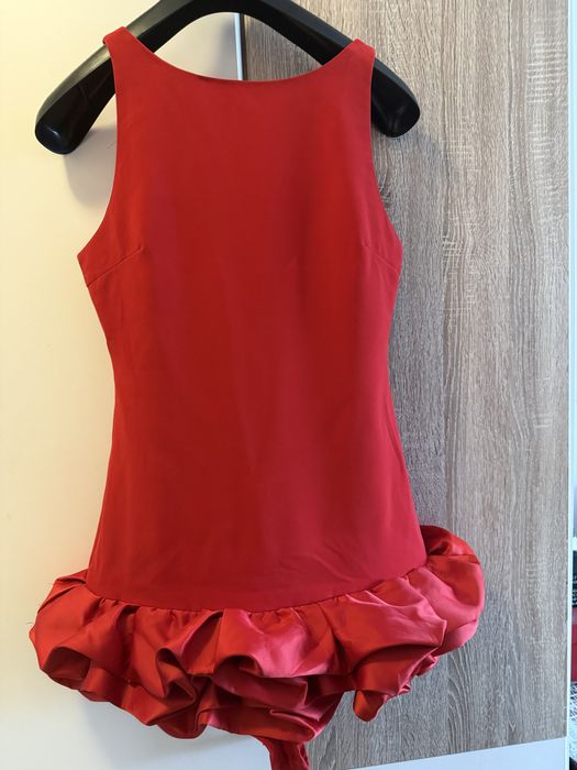 Червена официална рокла