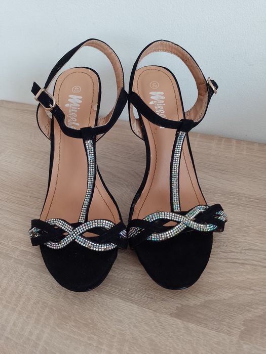 Sandale elegante cu toc înalt