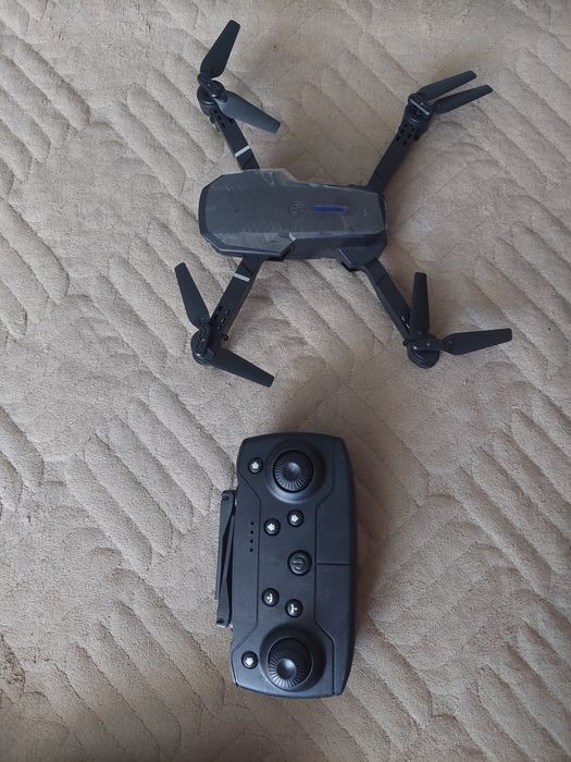 Продам дрон Е-88 новый