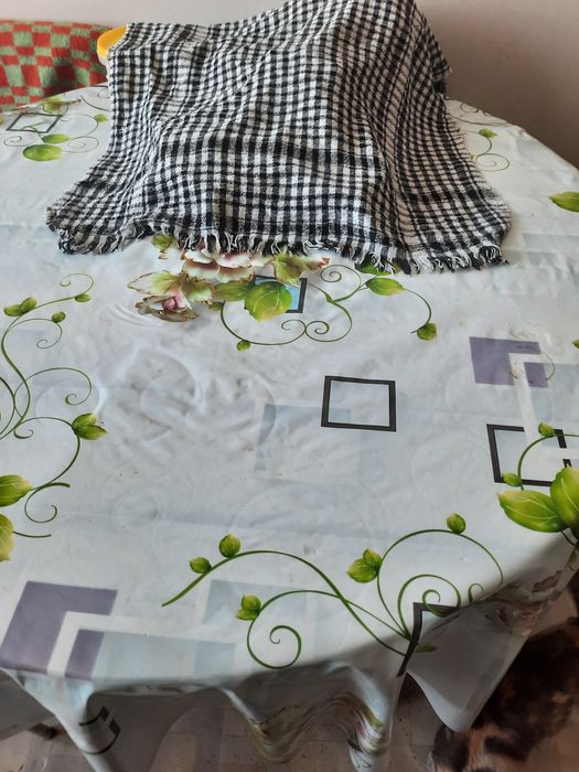 Стол книжка, круглый стол