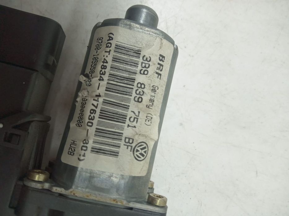 Motoras macara geam stanga spate 3b9839751bf Volkswagen VW Passat B5.