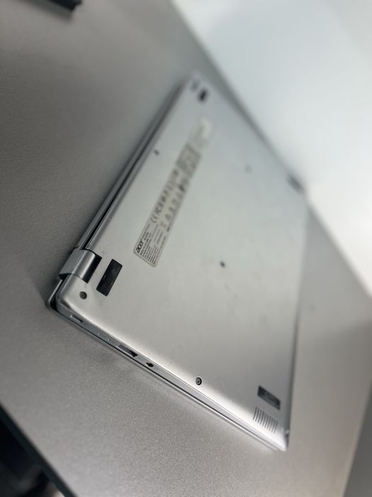 Офисный ноутбук Acer