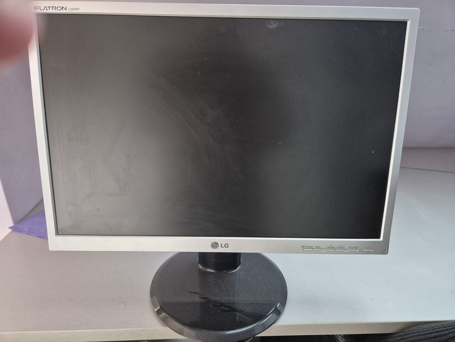LG Flatron L225WT SF