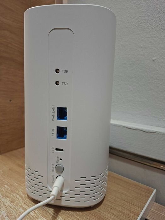 Router Wireless cu cartela SIM 5G Telenor Kaon model FA7150 Wi-Fi 7 LTE