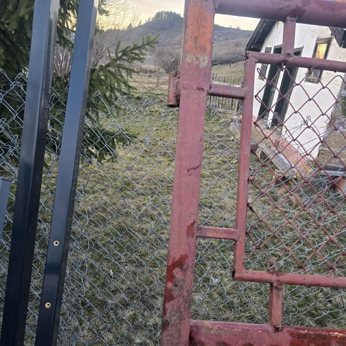 Портална врата 3м.+ 2 тръби по 3м.,6 панти