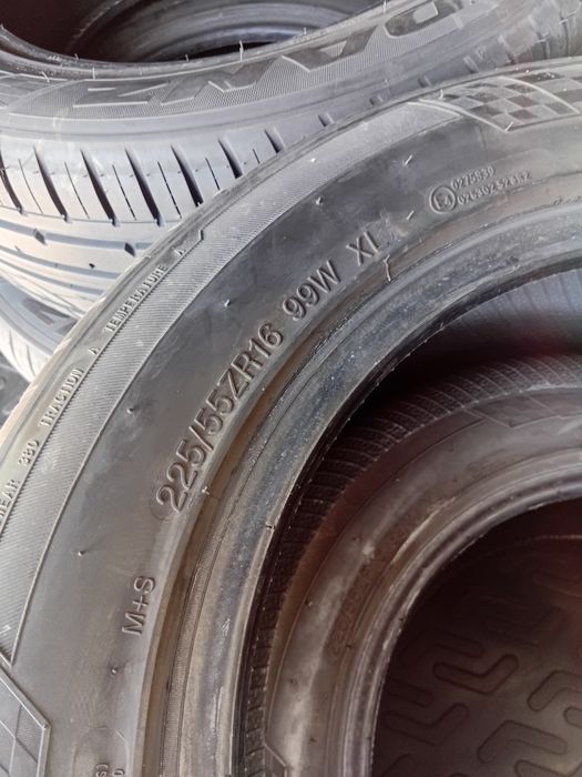 Продам комплект летних шин
