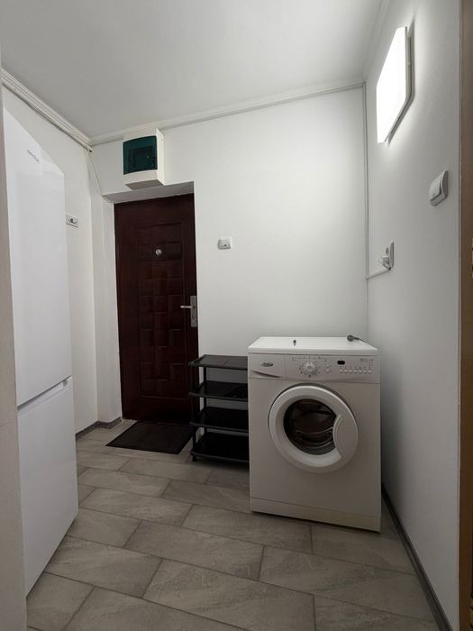 Proprietar, închiriez apartament pe termen lung.