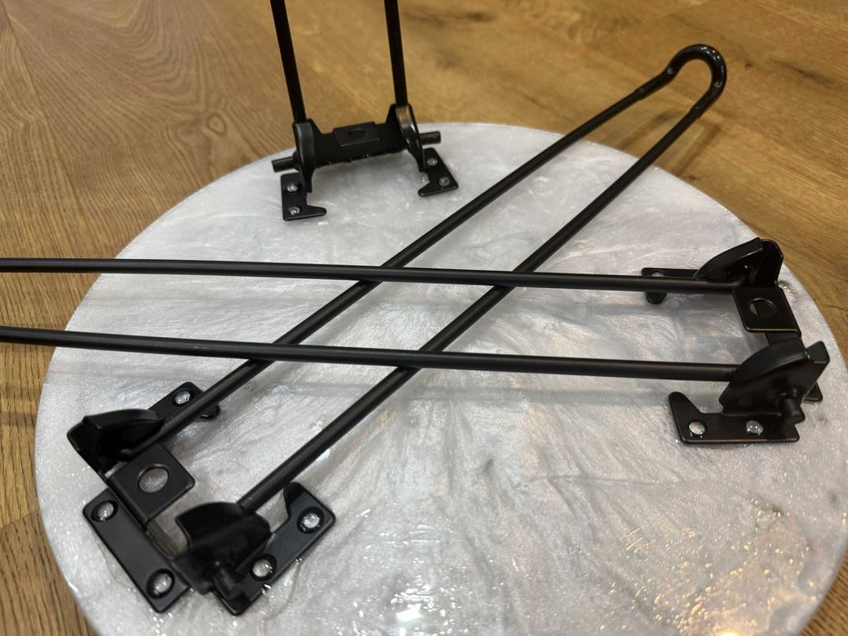 Ръчно изработена масичка с естествени цветя и дърво от череша