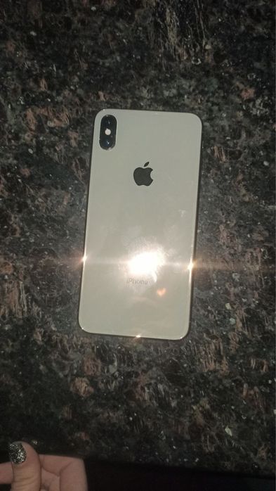 Iphone xs max gold