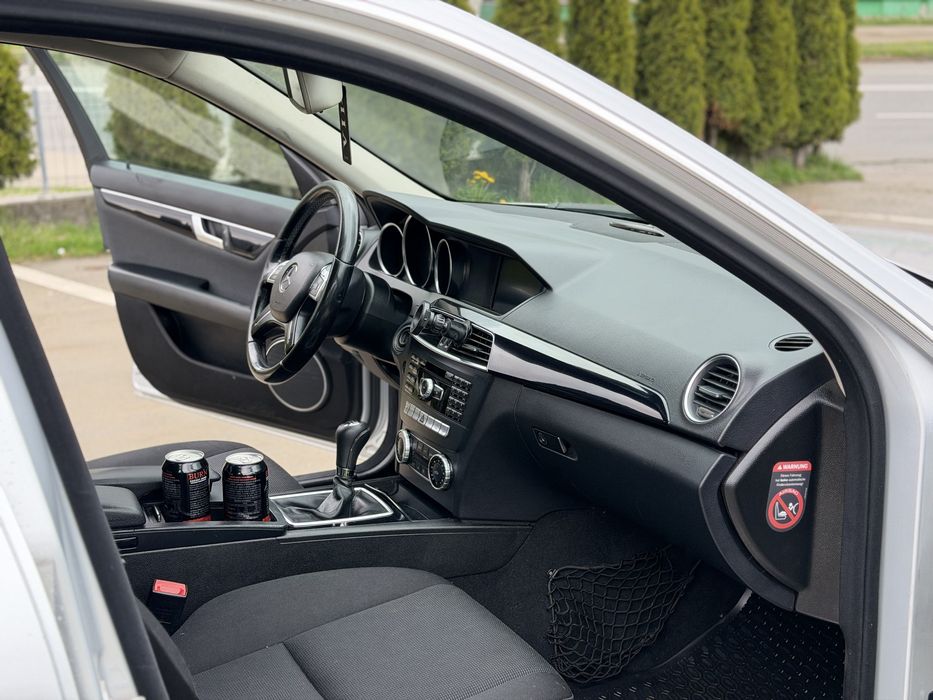 Mercedes Benz C220 Avangarde 2.2CDI 6+1 Manual
