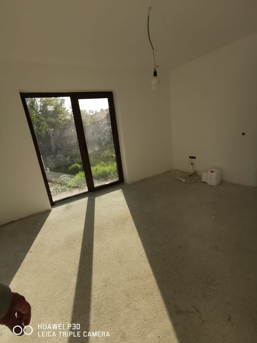Casa si teren in Onesti/  Constructie noua, 4 camere, 2 bai, mansardă, beci/ Sat catolic (cartier 6 martie)