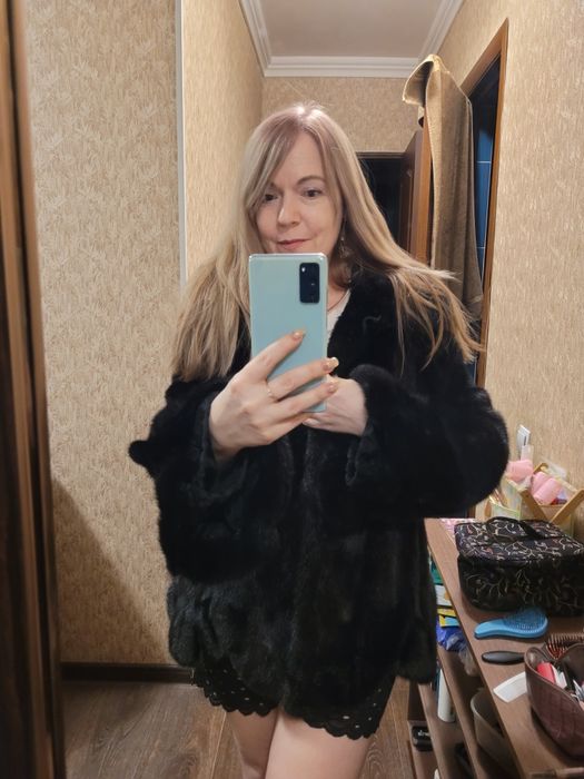 Норковая шубка с капюшоном