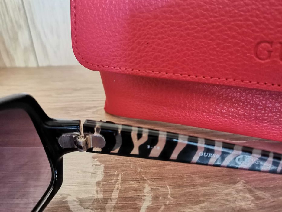 Очила Guess, нов модел правоъгълна форма чисто нови.