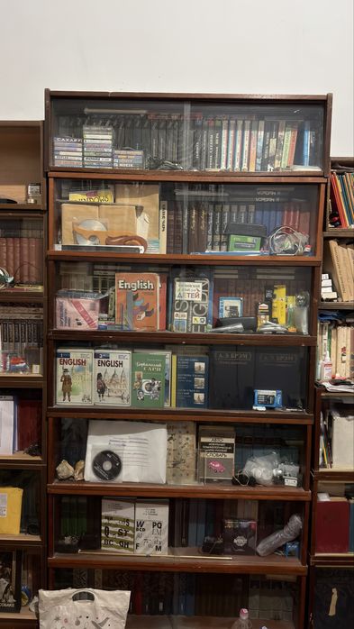Продаются книжные полки.  Kitob polkasi sotiladi