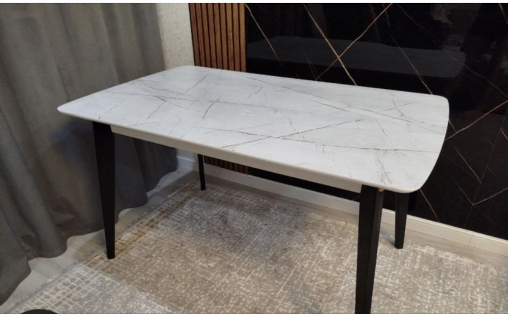 Стол кухонный в отличном состоянии 130х80