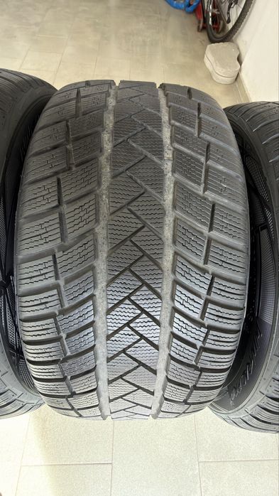 Зимни гуми за GLE 325/35/22  285/40/22 Vredestein