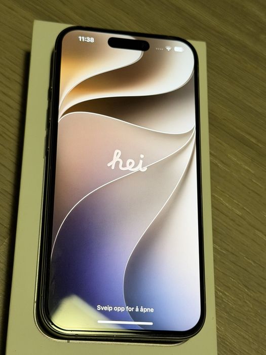 iPhone 15 Pro Natural titanium