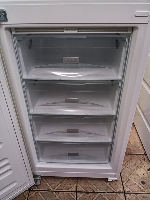 Хладилник с фризер Миеле Miele Made in Germany A+++ 2 години гаранция!