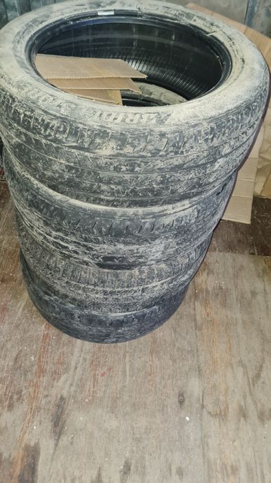 Продам летние шины 215/55/17