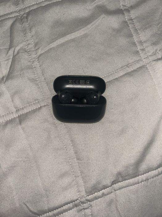 Casti.Sunt noi!Au functia de Noise Cancellation