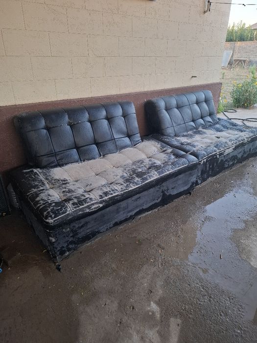 Продам 2 б/у диванчика
