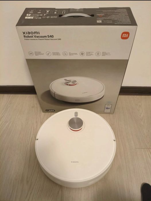Aspirator robot Xiaomi S40 cu aspirare&spalare