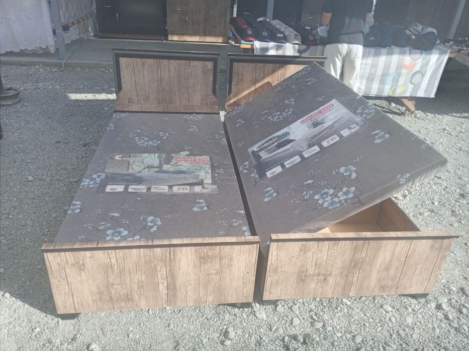 Яккали диван сотилади