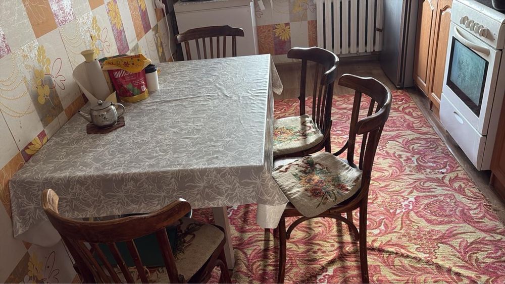 Стол в хорошем состояний