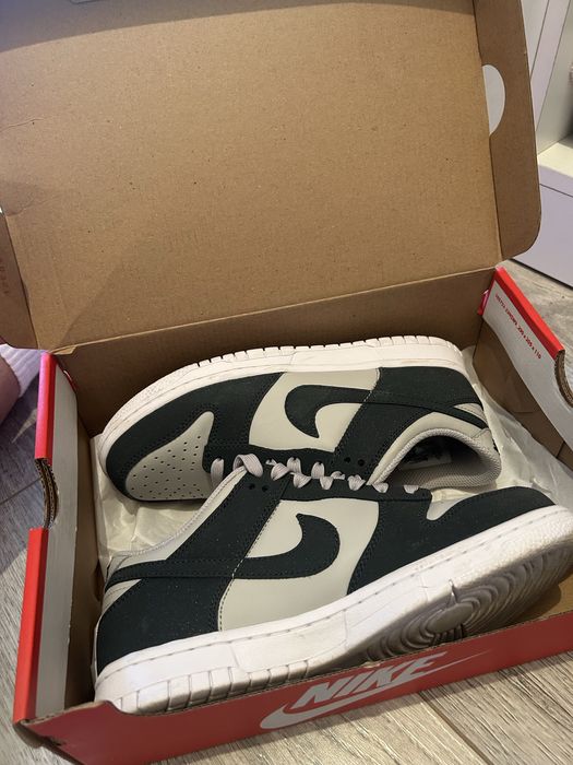 Продается кроссовки найк оригинал новые