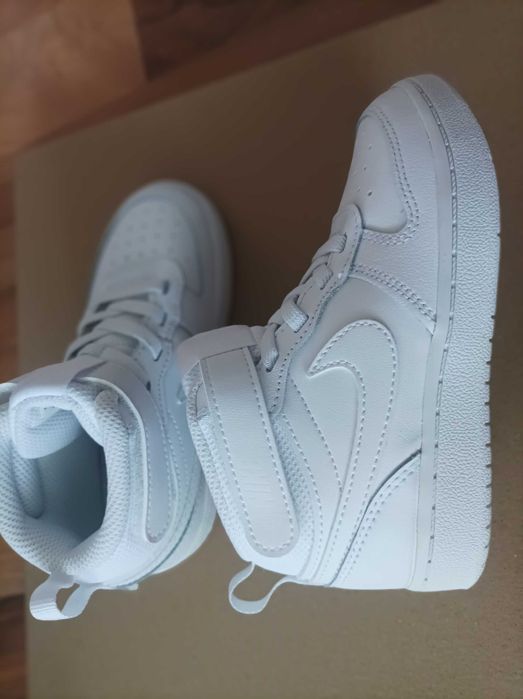 Nike нови маратонки N25,26