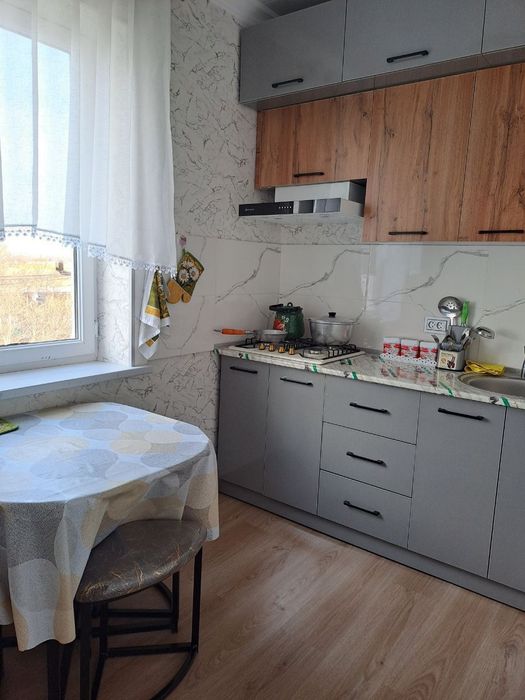 Аренда Юнусобод 12 кв 1 хона Оилага 400$ Туркистон Метро 300 метр