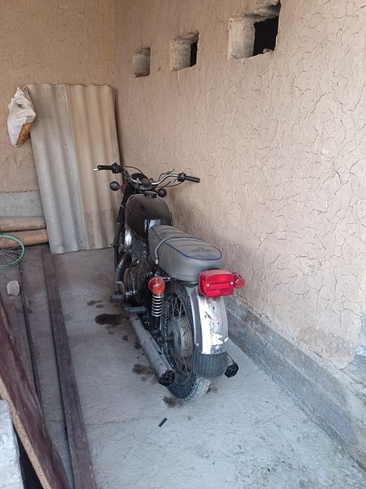 Иж мотоцикл сотилади