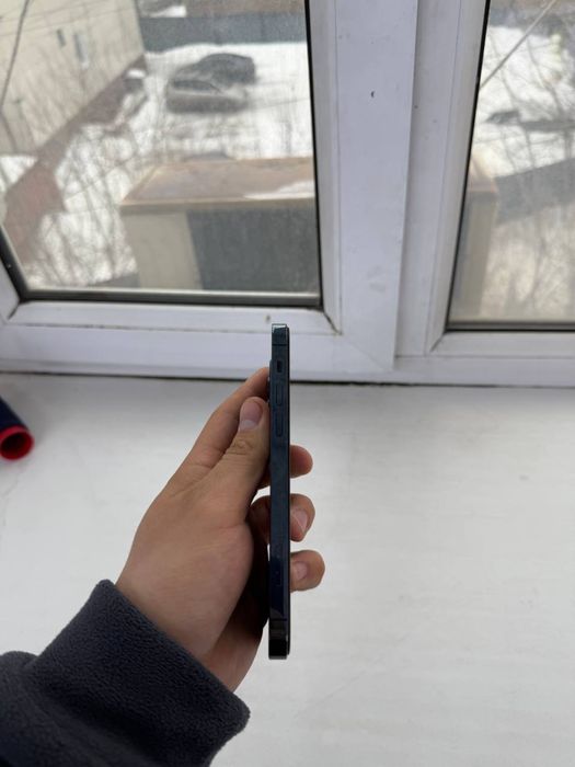 Продам айфон 12 про