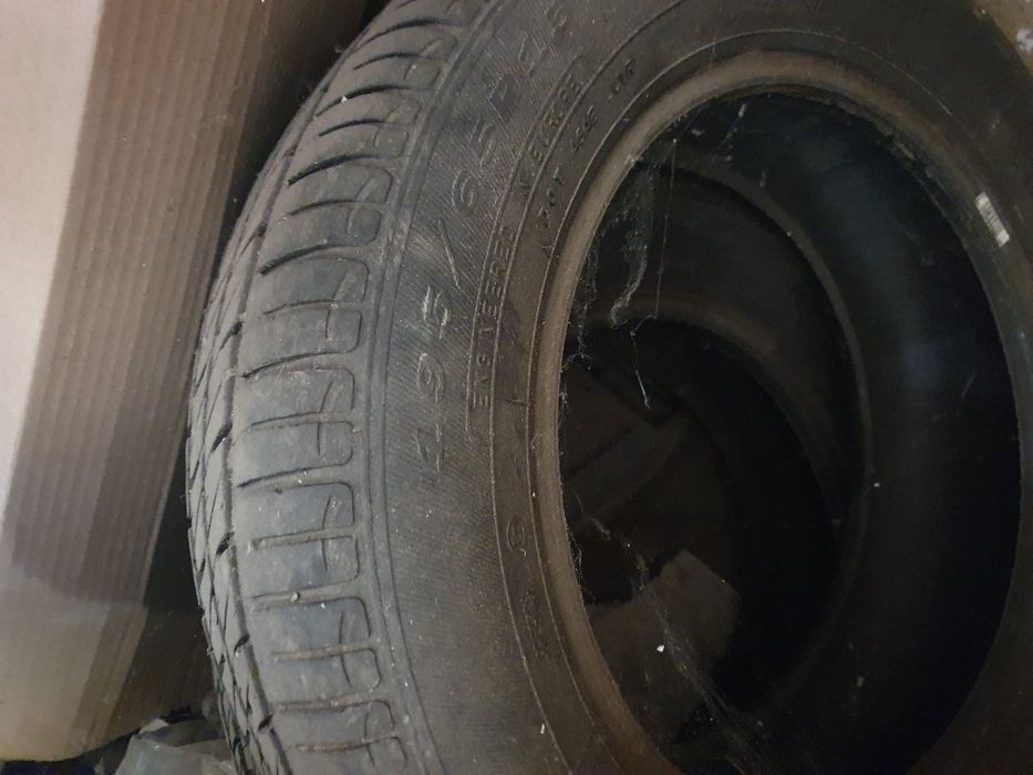 Vând cauciucuri debica de vara