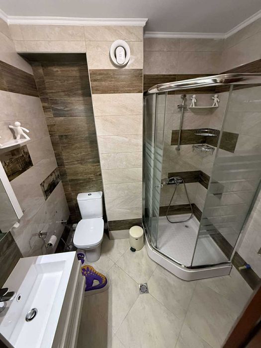 Дава се под наем Тристаен апартамент в София, Зона Б-18 - 100 кв.м за 1100 € - Снимка #12