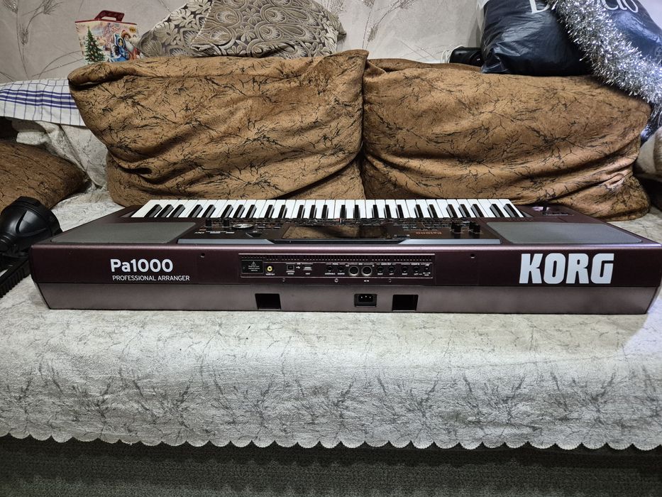 Продаётся синтезатор Korg pa 1000