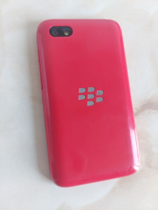 [Q5] Vând BlackBerry Q5 roșu, fără probleme, NEcodat //poze reale
