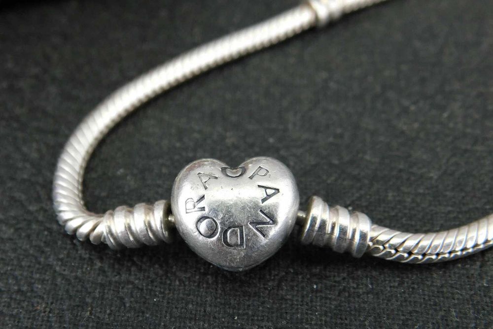 Гривна Пандора|Pandora