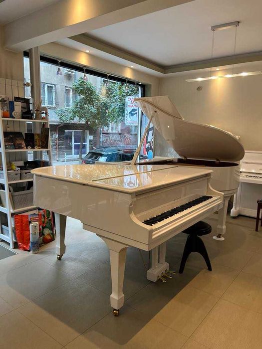 НОВ бял роял SAMICK продава магазин за пиана Мелодия