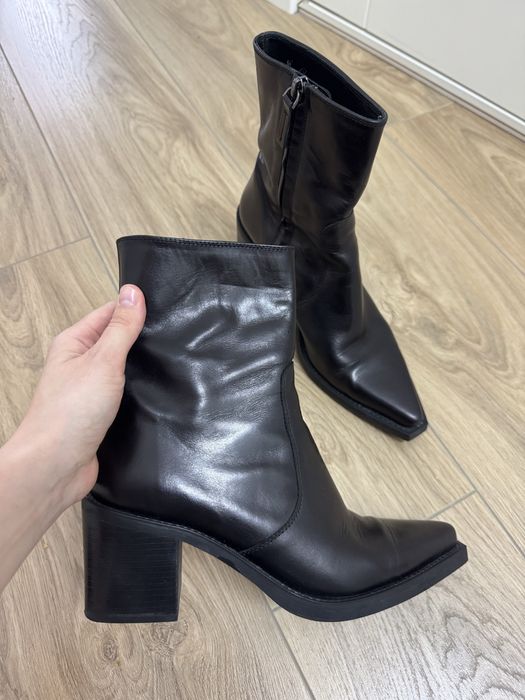 Кожаные ботинки на каблуке massimo dutti