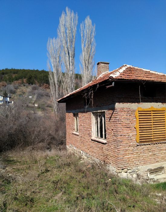 Продава къща в с.Громаде общ.Дупница
