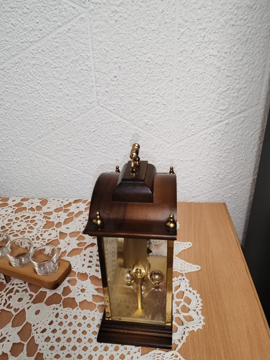 Ceas tip retro  cu baterie AAA