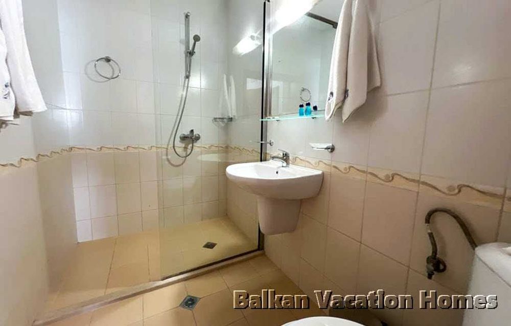 Продава се Тристаен апартамент в Каварна - 103 кв.м за 797 €/кв.м - Снимка #11