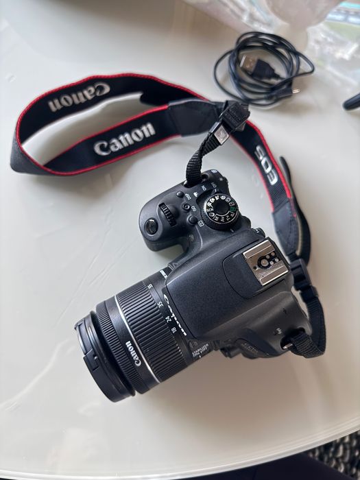 Фотоапарат Canon EOS 800 D