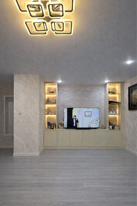 3х комнатную квартиру 77 серич КИРПИЧ Спутник 4