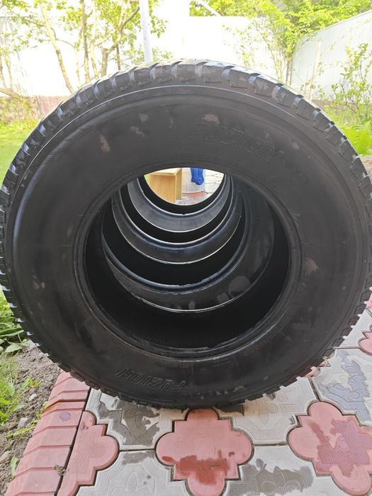 Продам щины 265.65.R 17