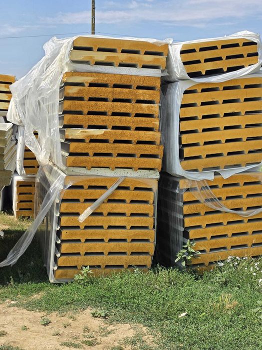 Panouri sandwich pentru hale, ferme și depozite