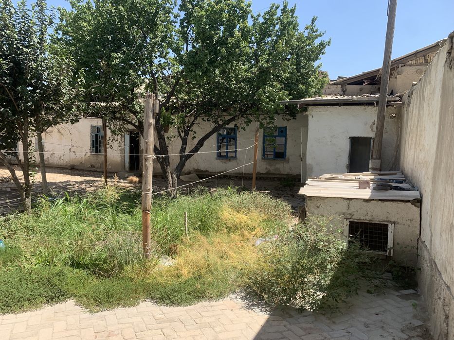 Eski shaxar dexqon bozori oldidan hovli sotiladi
